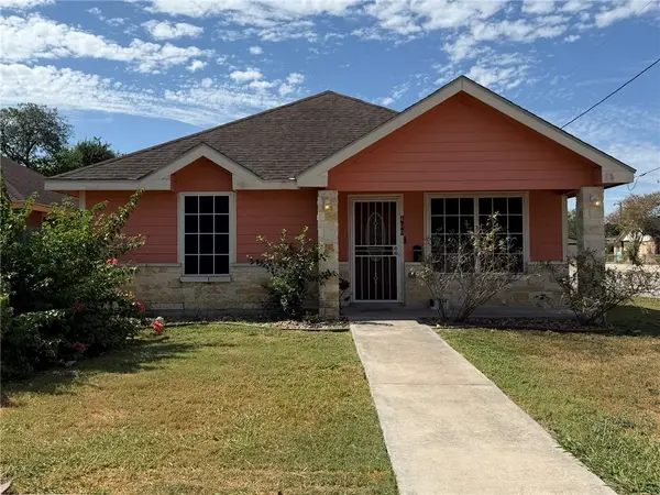 400 Hobbs Avenue, Alice, TX 78332