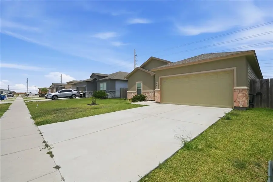 207 Bismarck Palm Circle, Portland, TX 78374 - #3