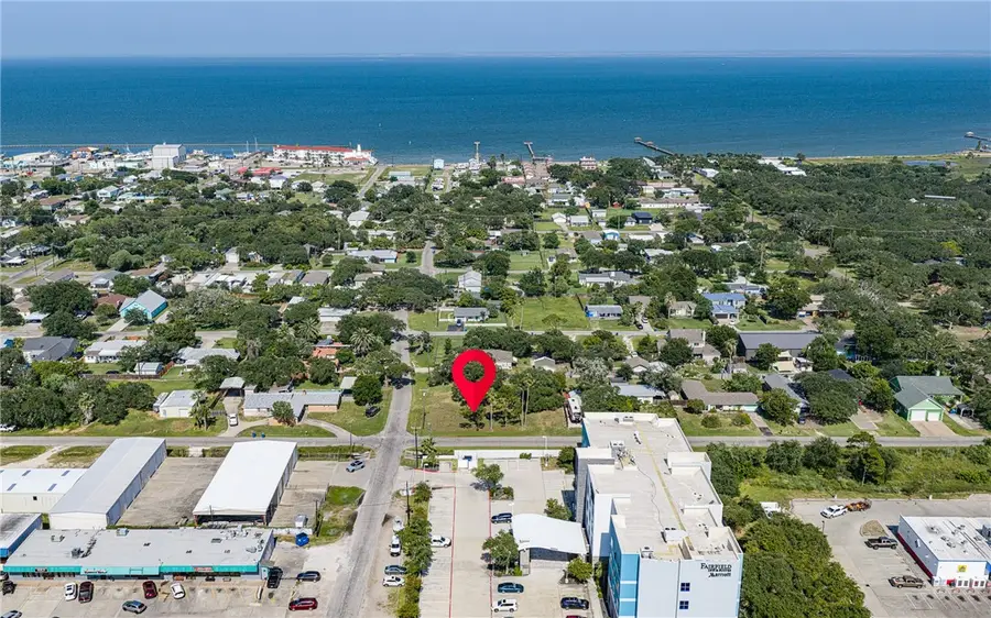 606 Fulton Avenue, Rockport, TX 78382 - #2