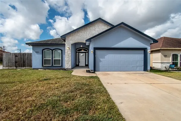 7225 Lake Serenity Drive, Corpus Christi, TX 78414