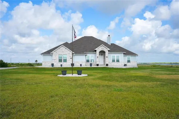 107 Sunrise Drive, Rockport, TX 78382