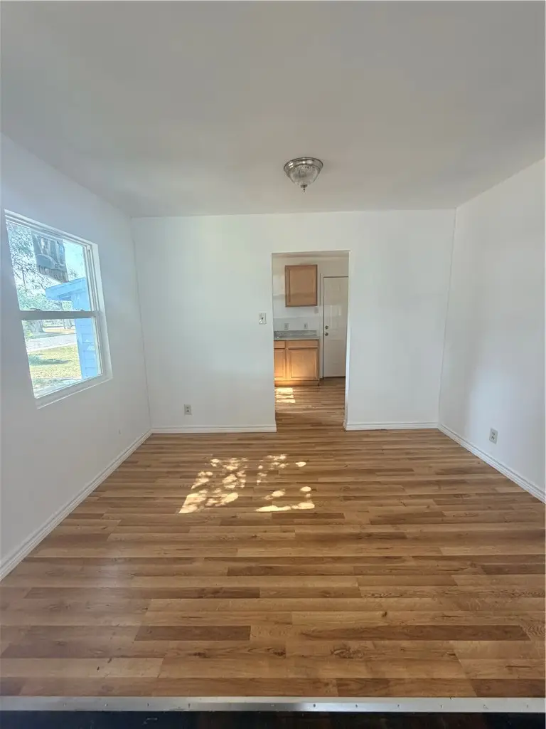 932 S 16th Street, Kingsville, TX 78363 - #3
