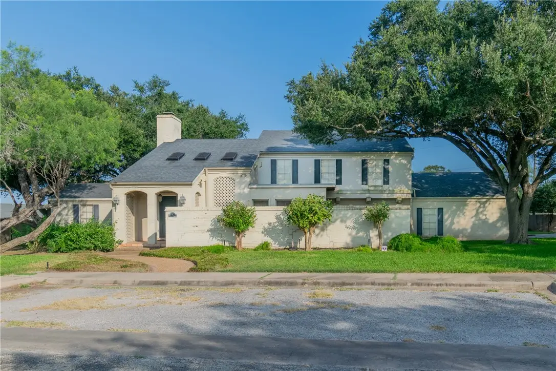 4 Caleta Circle, Alice, TX 78332 - #1