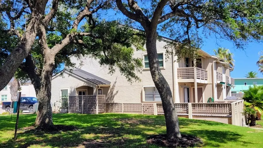 2004 Bayhouse Drive #2004, Rockport, TX 78382 - #2
