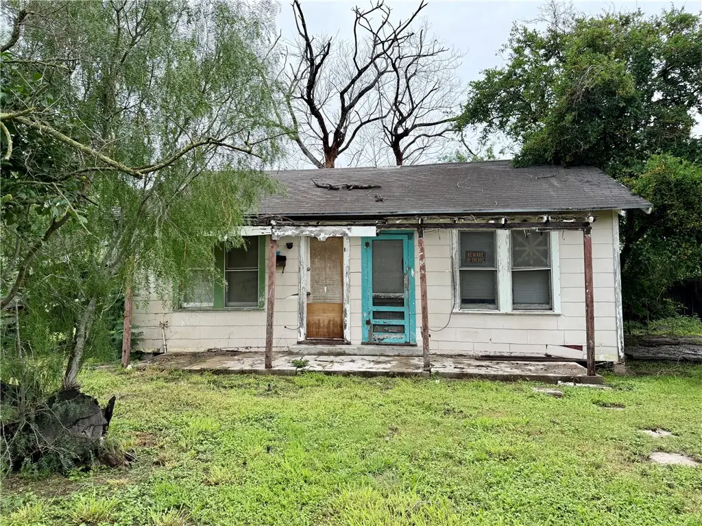 702 W Nettie, Kingsville, TX 78363 - #1