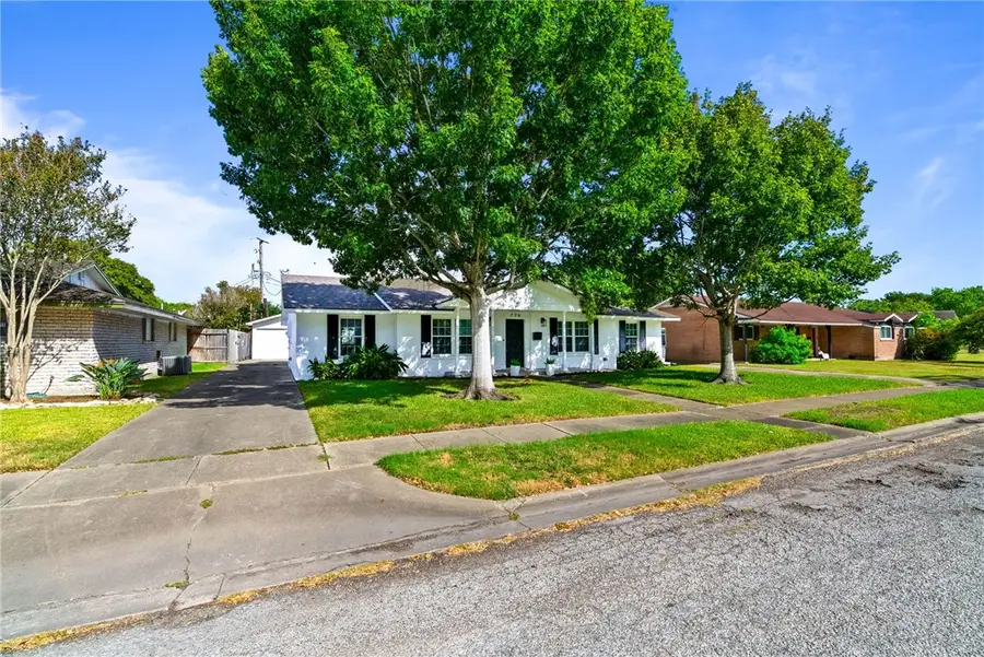 726 Meadowbrook Drive, Corpus Christi, TX 78412 - #3