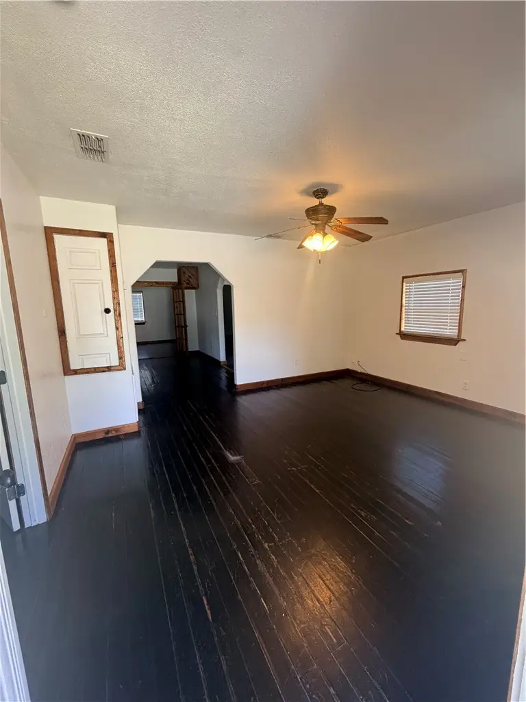 1020 E 5th Street, Alice, TX 78332 - #2