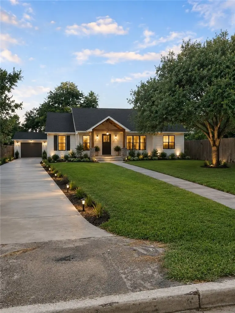 509 E Richard Avenue, Kingsville, TX 78363 - #2