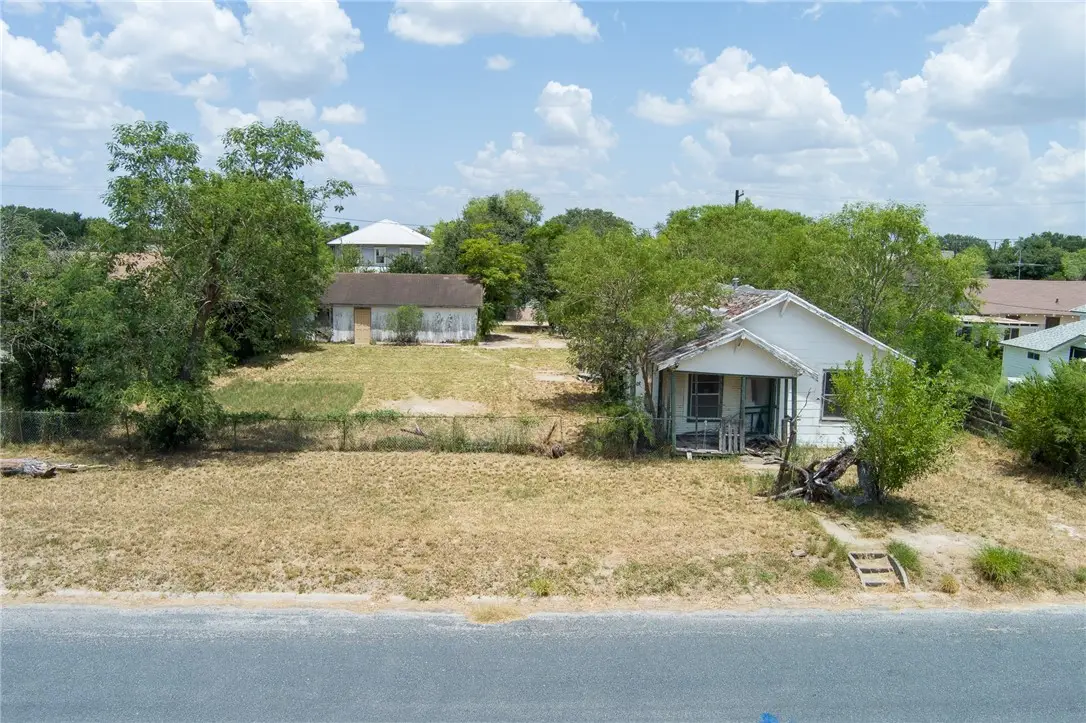 512 W Alice Avenue W, Kingsville, TX 78363 - #1