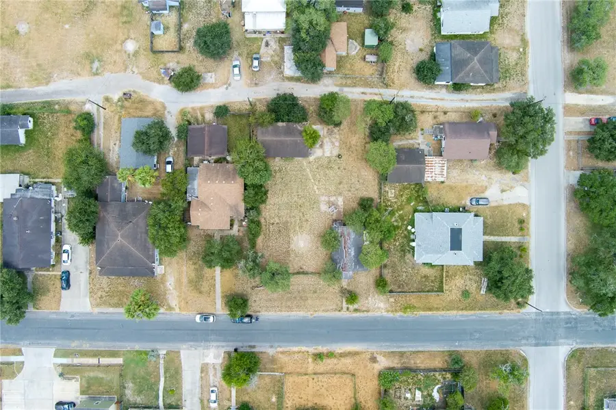 512 W Alice Avenue W, Kingsville, TX 78363 - #3