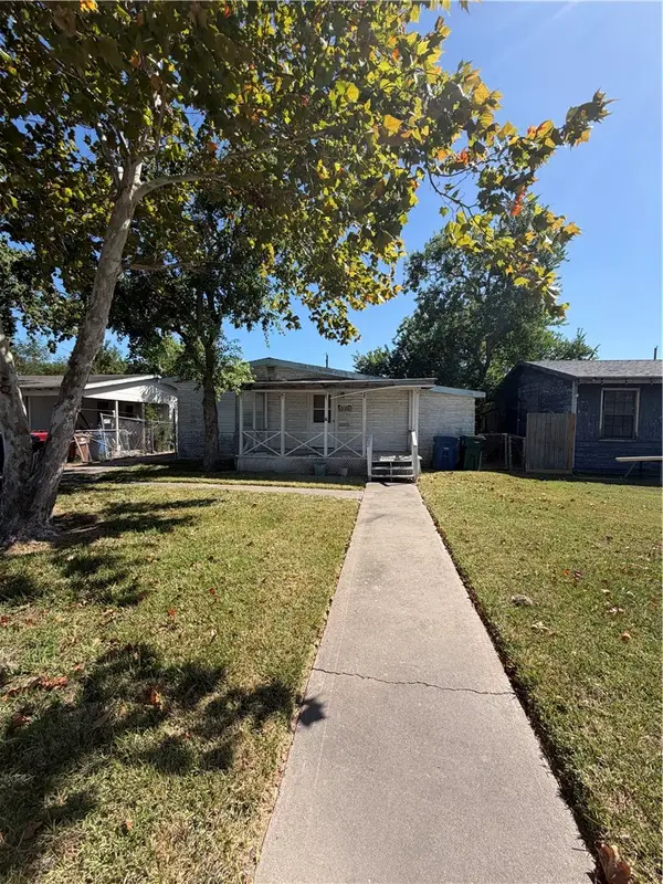 5725 Kimbrough Drive, Corpus Christi, TX 78412