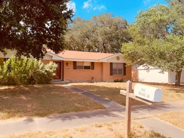 1403 Oriole, Beeville, TX 78102 - #1