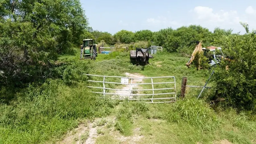 000 Gin Road, Bayside, TX 78340 - #2
