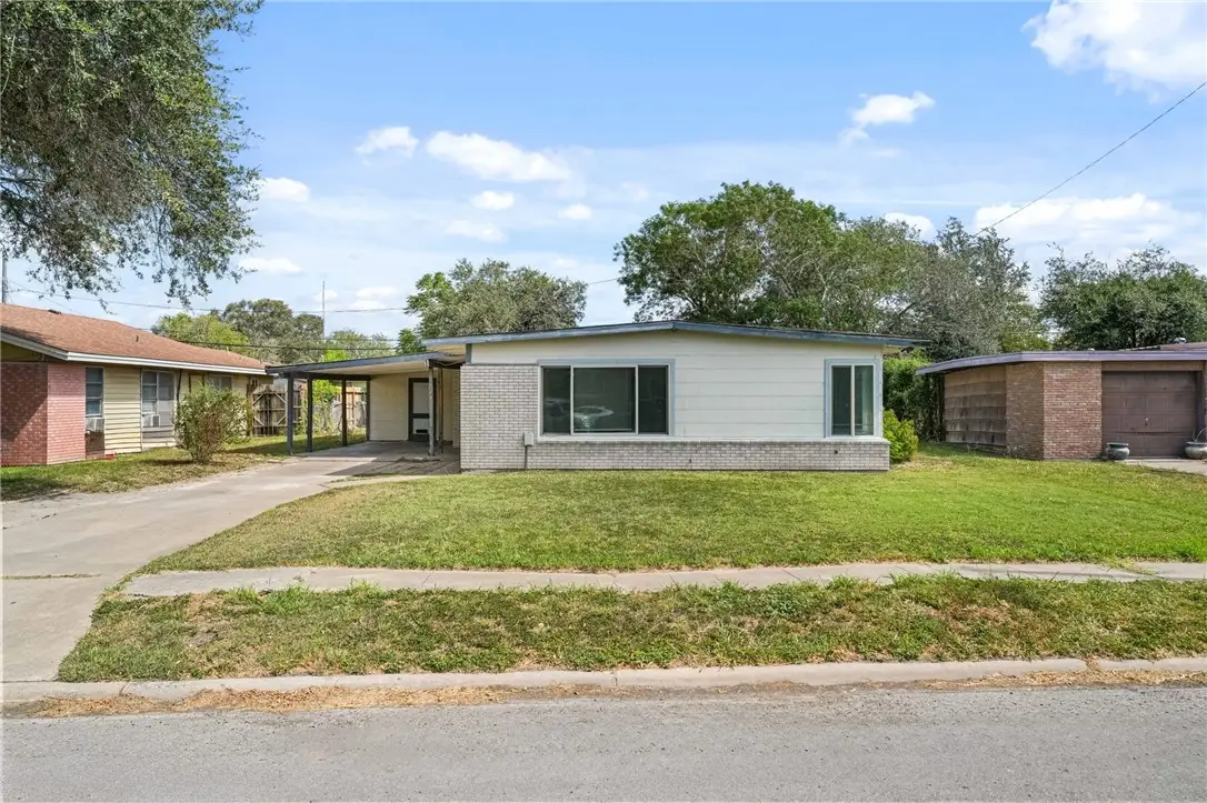 1514 E Johnston Avenue, Kingsville, TX 78363 - #1
