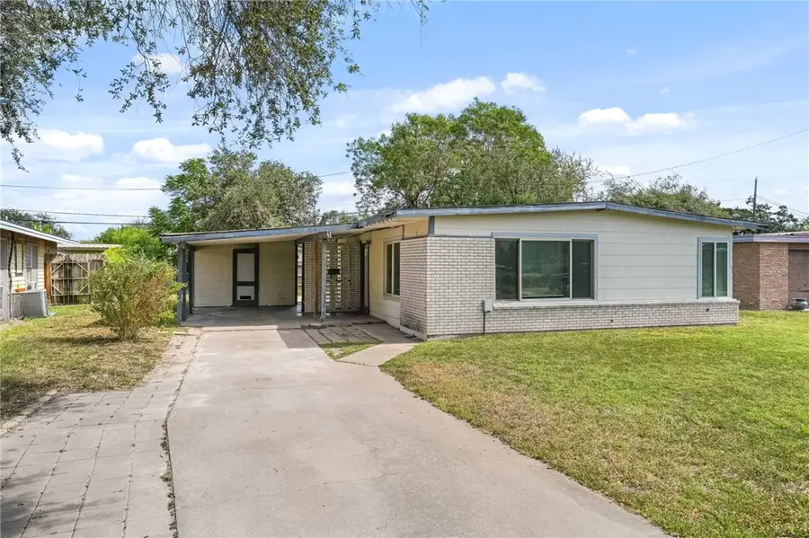 1514 E Johnston Avenue, Kingsville, TX 78363 - #2