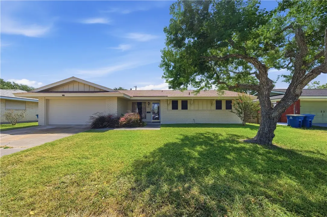 1228 Memorial Parkway, Portland, TX 78374 - #1