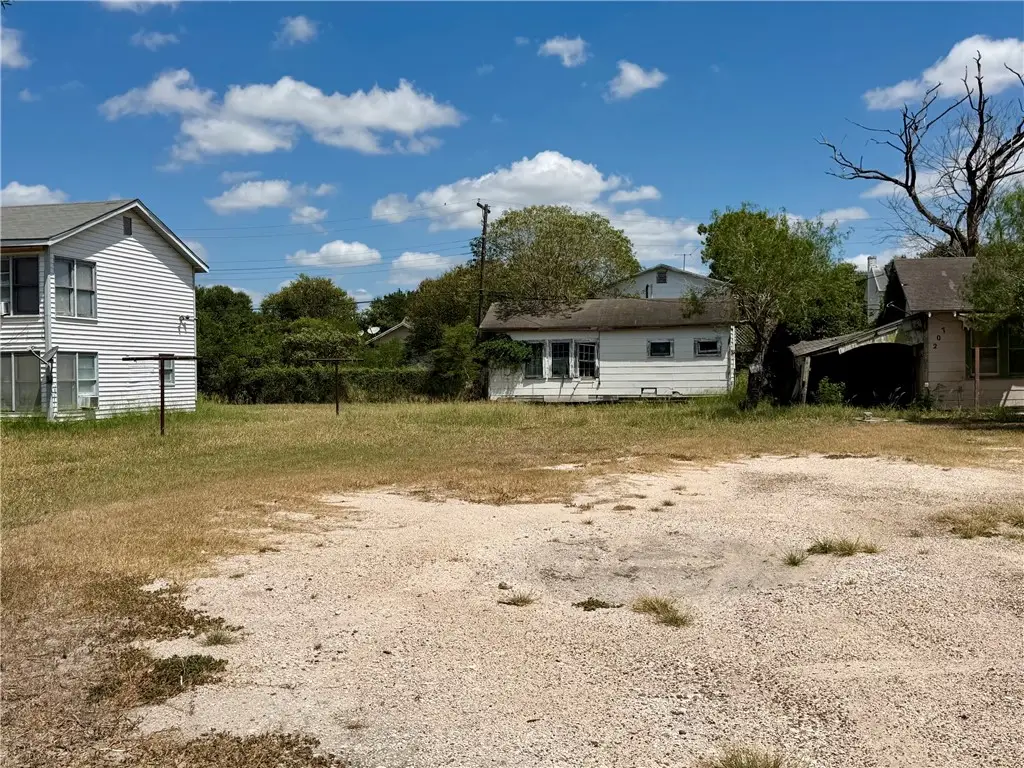704 W Nettie, Kingsville, TX 78363 - #1