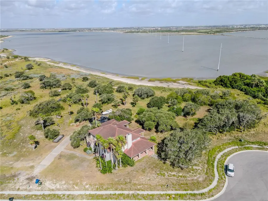 2305 Lords Of The Bay Court, Corpus Christi, TX 78418 - #2