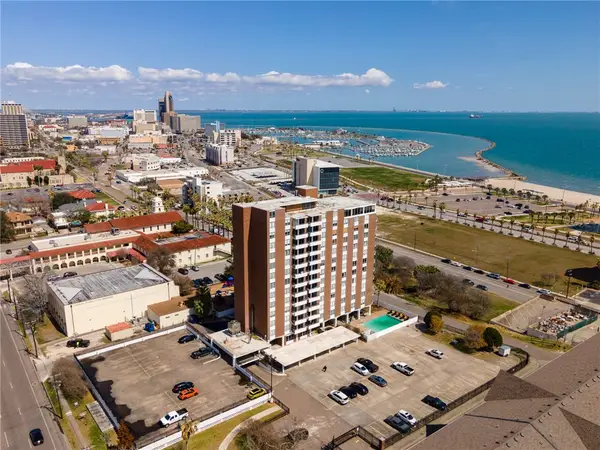 715 S Upper Broadway Street #302, Corpus Christi, TX 78401