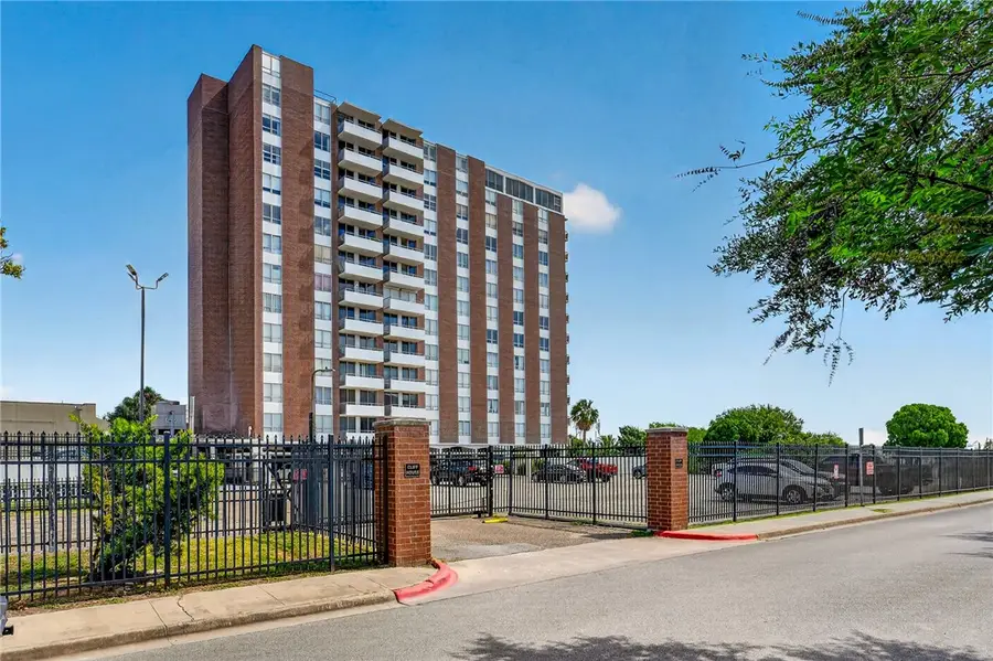 715 S Upper Broadway Street #1203, Corpus Christi, TX 78401 - #2