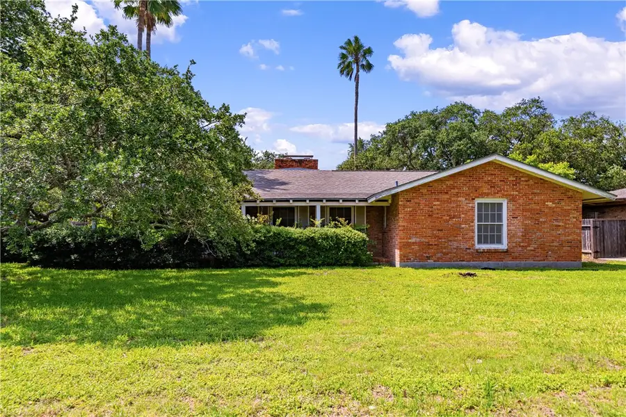218 Mitchell Street, Corpus Christi, TX 78411 - #2