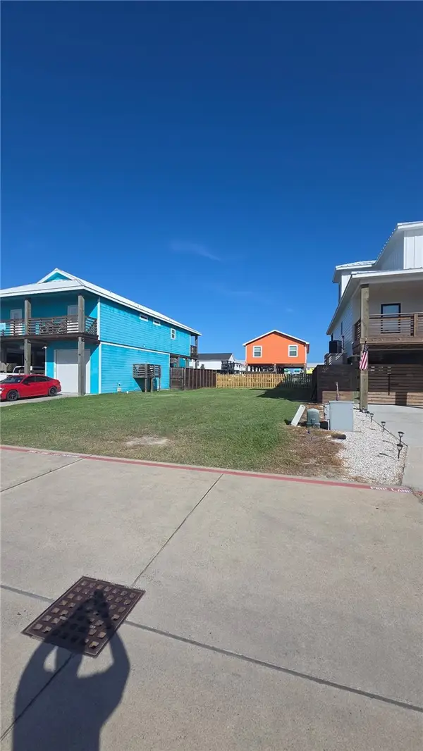 338 Paradise Pointe Drive, Port Aransas, TX 78373