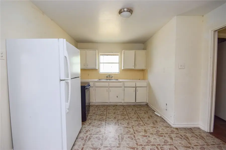 4002 Mcardle, Corpus Christi, TX 78411 - #3