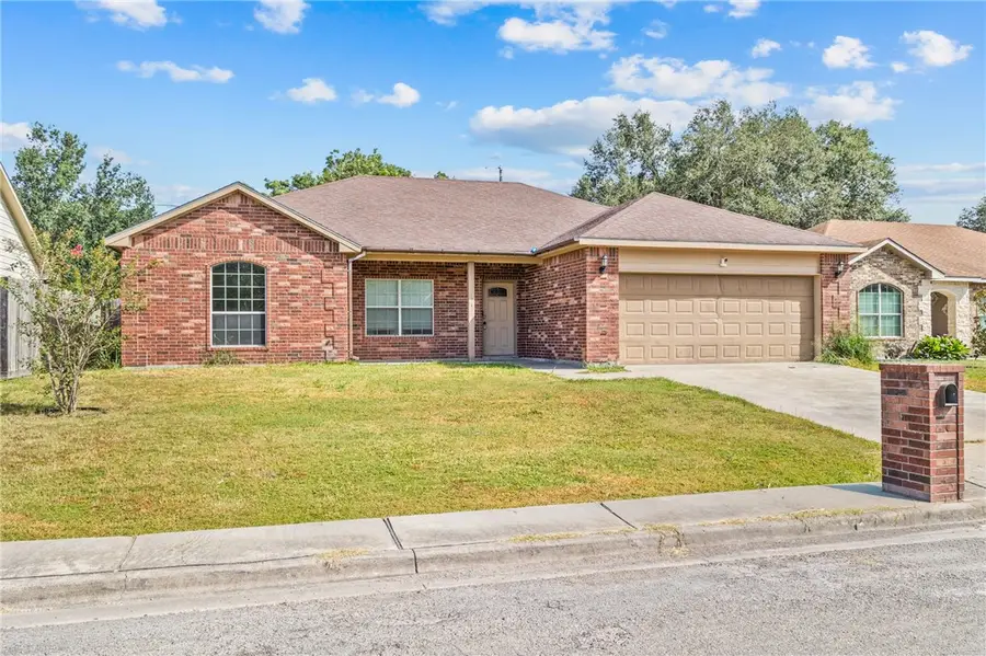 1203 Taylor Street, Beeville, TX 78102 - #2