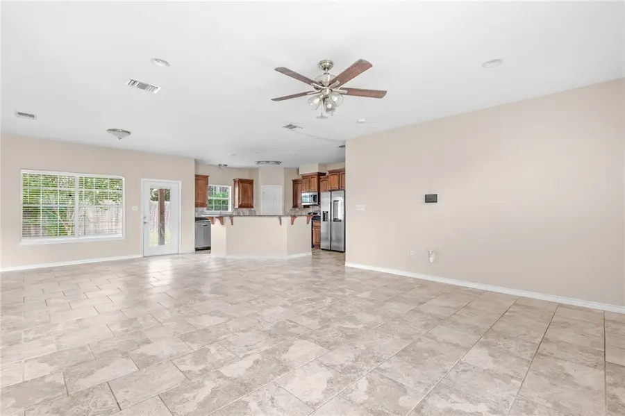 1203 Taylor Street, Beeville, TX 78102 - #3