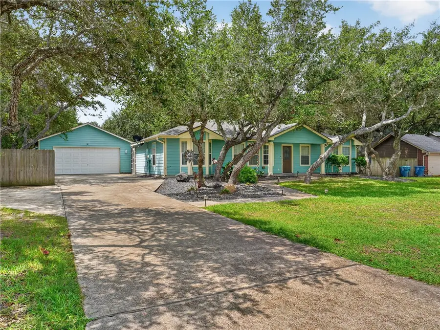 106 El Cid Drive, Rockport, TX 78382 - #2