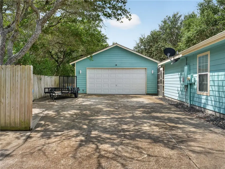 106 El Cid Drive, Rockport, TX 78382 - #3