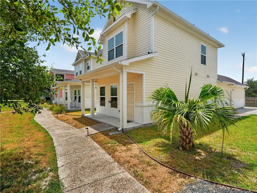 140 Lavaca Circle, Rockport, TX 78382 - #2