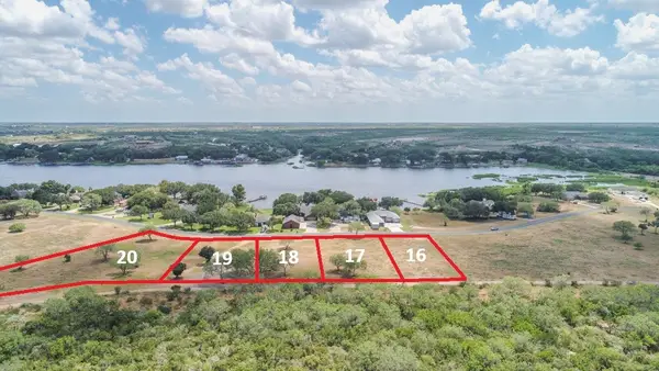 19 Lakeshore Drive, Sandia, TX 78383