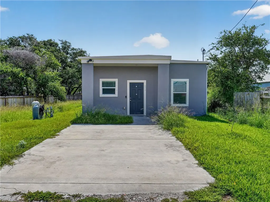 820 Ruby Allen Street, Rockport, TX 78382 - #1