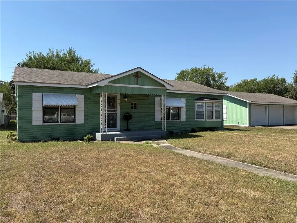 1010 E Fulton Street, Sinton, TX 78387 - #1