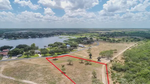 20 Lakeshore Drive, Sandia, TX 78383