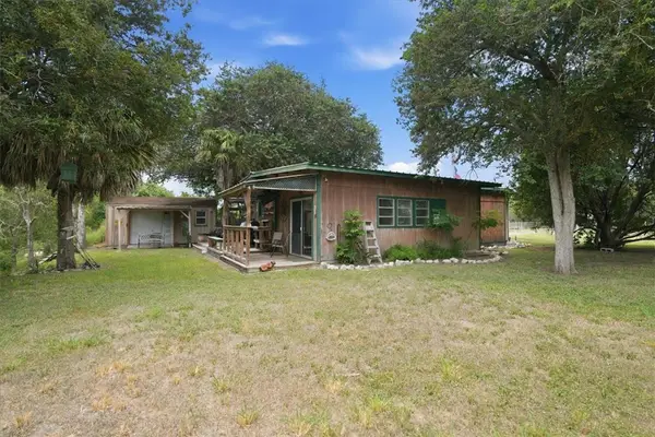 121 Lakewood Lane, Mathis, TX 78368