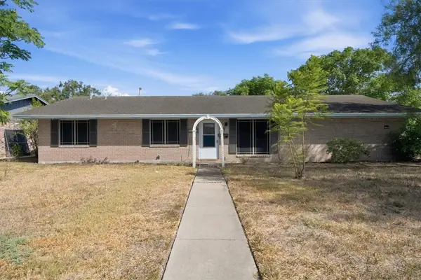301 N Pasadena Drive, Kingsville, TX 78363