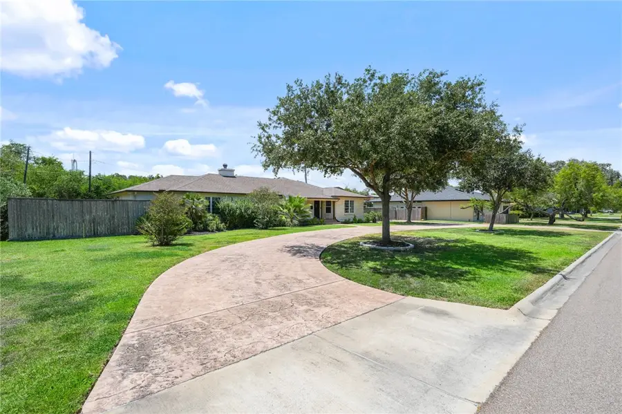 3413 Manitou Street, Corpus Christi, TX 78411 - #2