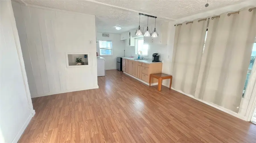 910 E Lakeside, Corpus Christi, TX 78418 - #3