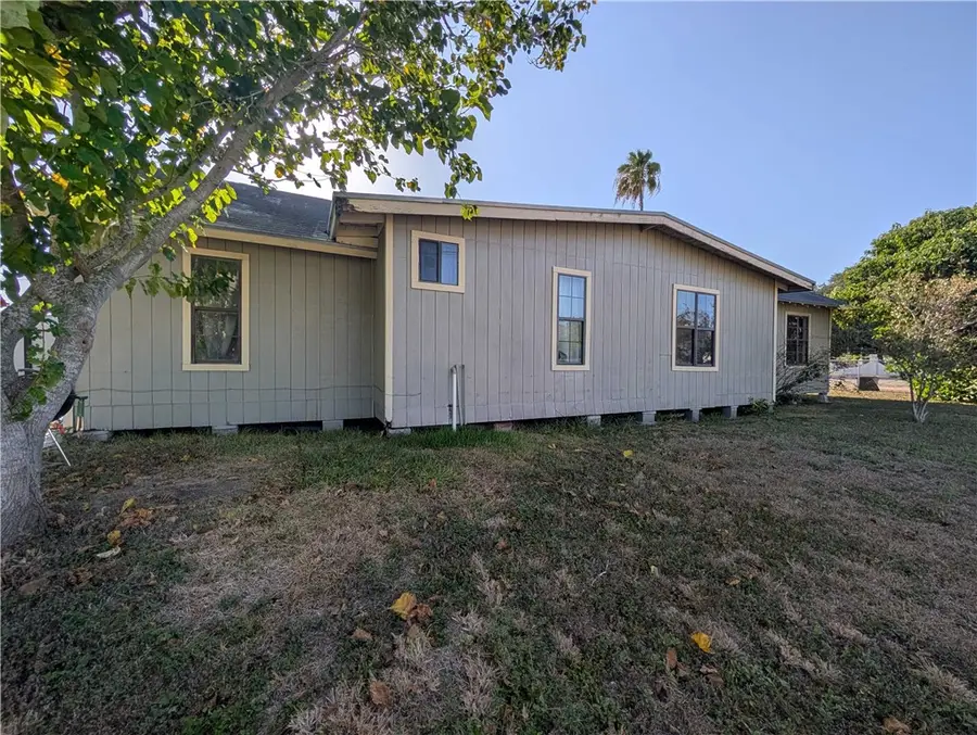 331 E Henrietta Avenue, Kingsville, TX 78363 - #3