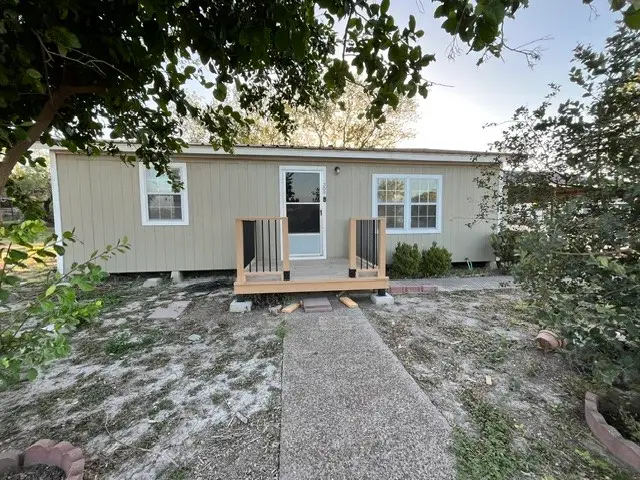 209 N Second Avenue, Freer, TX 78357 - #1