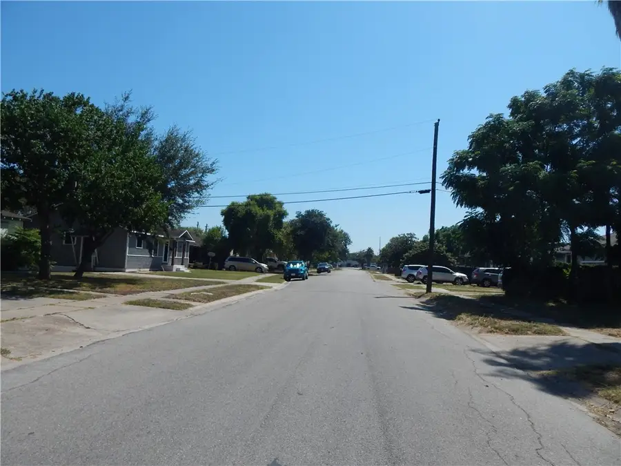 4409 Spring Street, Corpus Christi, TX 78415 - #3