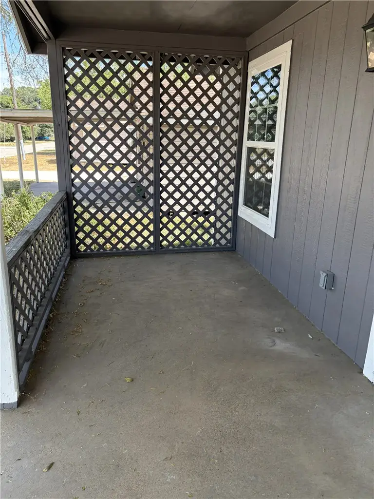 510 N Adams, Alice, TX 78332 - #2