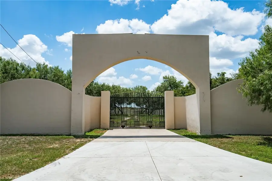 401 W Sage Drive, Kingsville, TX 78363 - #3