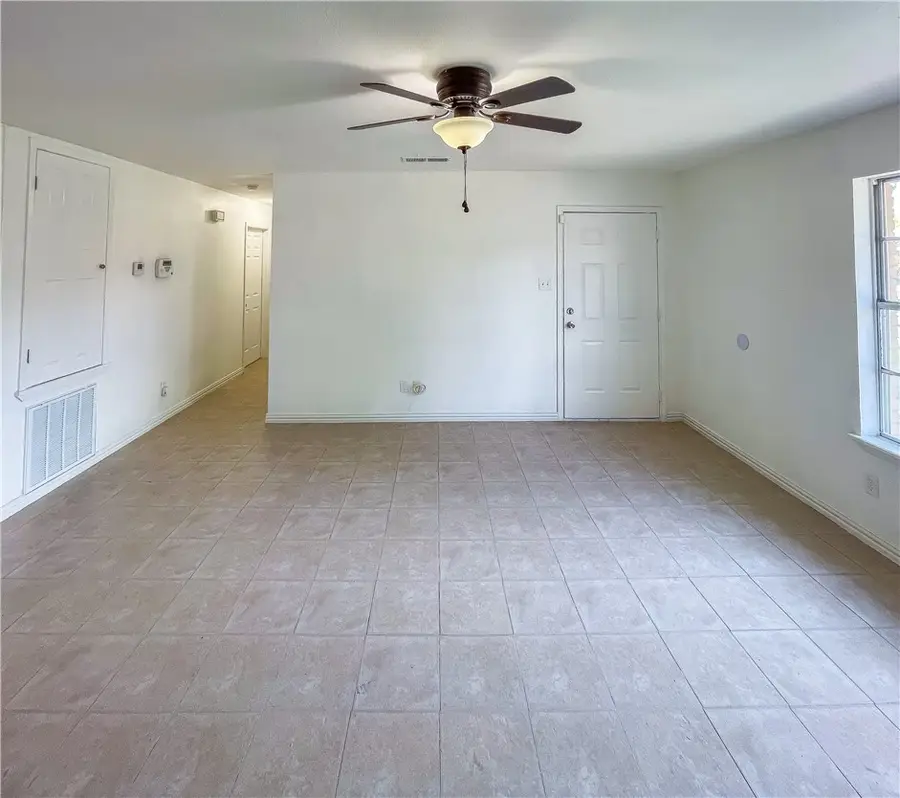 1206 Fairview Drive, Beeville, TX 78102 - #2
