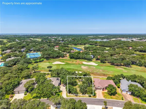 124 Peachtree Drive, Rockport, TX 78382