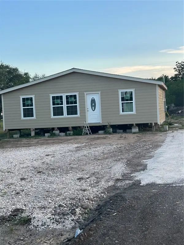 Address Withheld By Seller, Beeville, TX 78102
