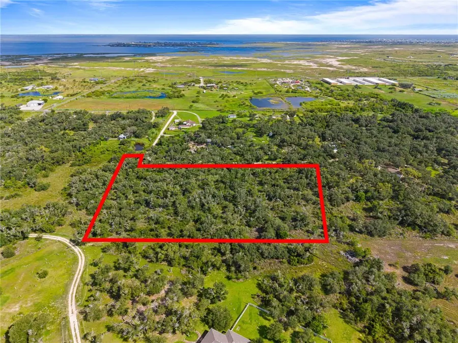 170 Dustin Ln, Rockport, TX 78382 - #3