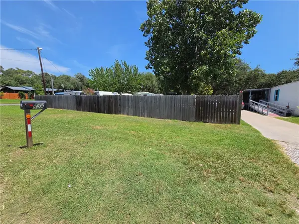 532 N Kossuth Street, Rockport, TX 78382